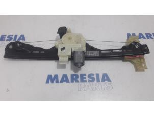 Używane Mechanizm szyby prawej tylnej wersja 4-drzwiowa Citroen C4 Grand Picasso (3A) 1.6 BlueHDI 120 Cena € 69,99 Procedura marży oferowane przez Maresia Parts
