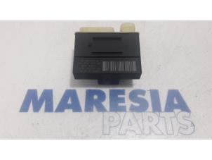 Używane Przekaznik swiec zarowych Citroen C4 Grand Picasso (3A) 1.6 BlueHDI 120 Cena € 25,00 Procedura marży oferowane przez Maresia Parts