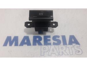 Used Parking brake switch Citroen C4 Grand Picasso (3A) 1.6 BlueHDI 120 Price € 35,00 Margin scheme offered by Maresia Parts