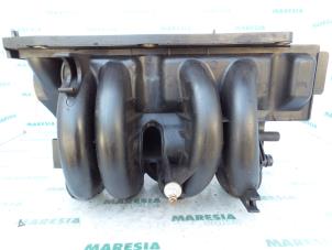 Used Intake manifold Renault Clio II (BB/CB) 1.4 Price € 40,00 Margin scheme offered by Maresia Parts