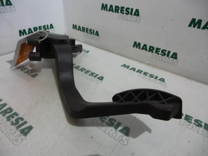 Begagnade Gaspedalsensor Fiat Doblo (223A/119) 1.9 JTD Multijet Pris € 50,00 Marginaltabell erbjuds av Maresia Parts