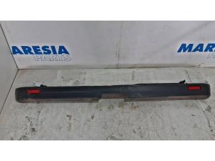 Used Rear bumper component, central Opel Vivaro 1.6 CDTI BiTurbo 120 Price € 60,50 Inclusive VAT offered by Maresia Parts