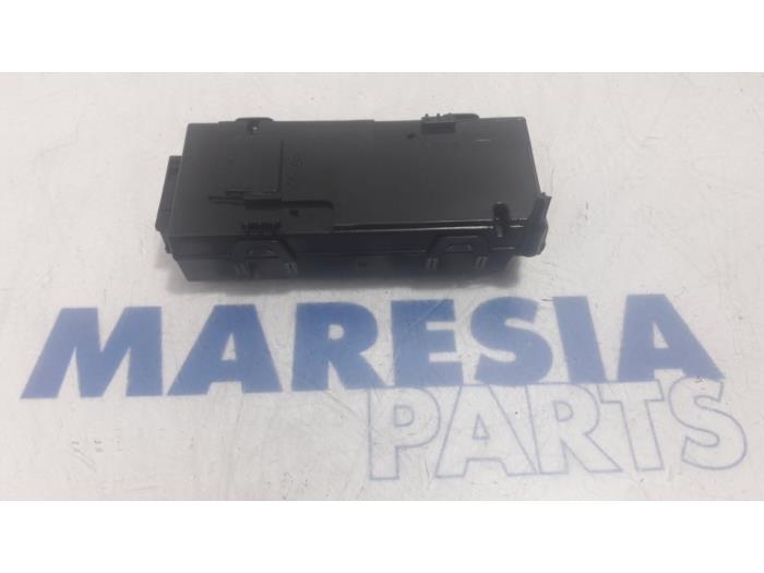 Begagnade Däcktrycksmodul Peugeot 3008 I (0U/HU) 1.6 16V THP 150 Pris € 75,00 Marginaltabell erbjuds av Maresia Parts