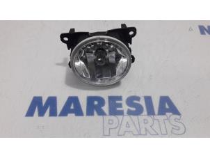 Used Fog light, front right Peugeot 3008 I (0U/HU) 1.6 16V THP 150 Price € 10,00 Margin scheme offered by Maresia Parts