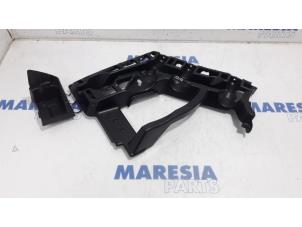 Used Rear bumper bracket, right Renault Espace (RFCJ) 1.6 Tce 200 EDC Price € 35,00 Margin scheme offered by Maresia Parts