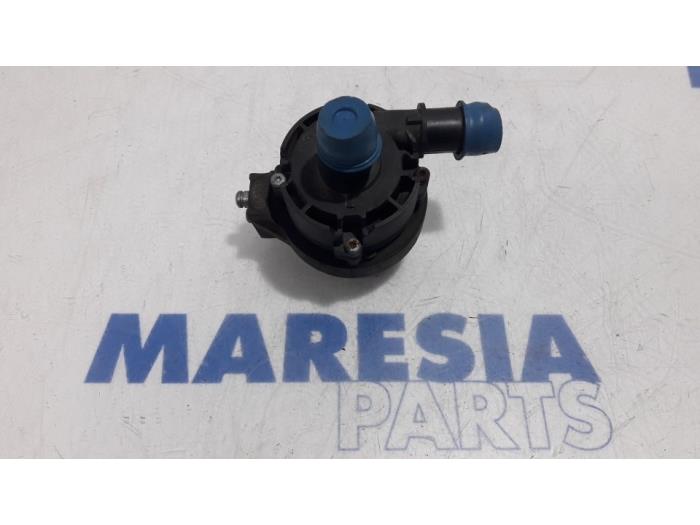 Usagé Pompe à eau Renault Espace (RFCJ) 1.6 Tce 200 Prix € 65,00 Règlement à la marge proposé par Maresia Parts