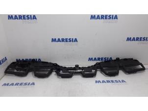 Used Rear bumper frame Renault Espace (RFCJ) 1.6 Tce 200 EDC Price € 75,00 Margin scheme offered by Maresia Parts