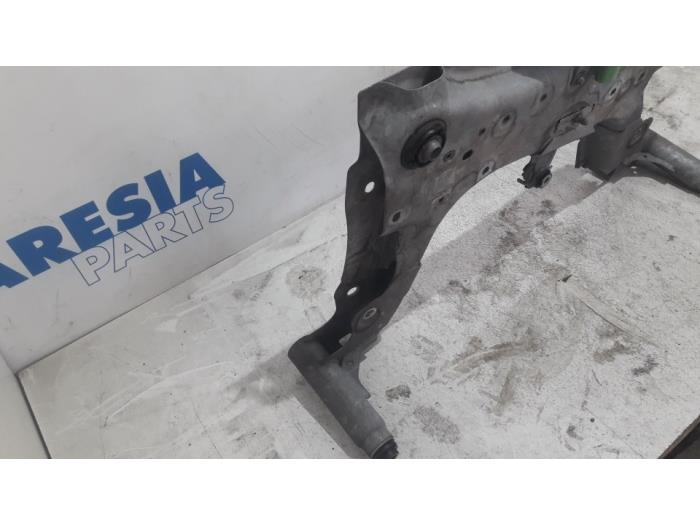 Subframe from a Renault Megane III Grandtour (KZ) 1.5 dCi 110 2016
