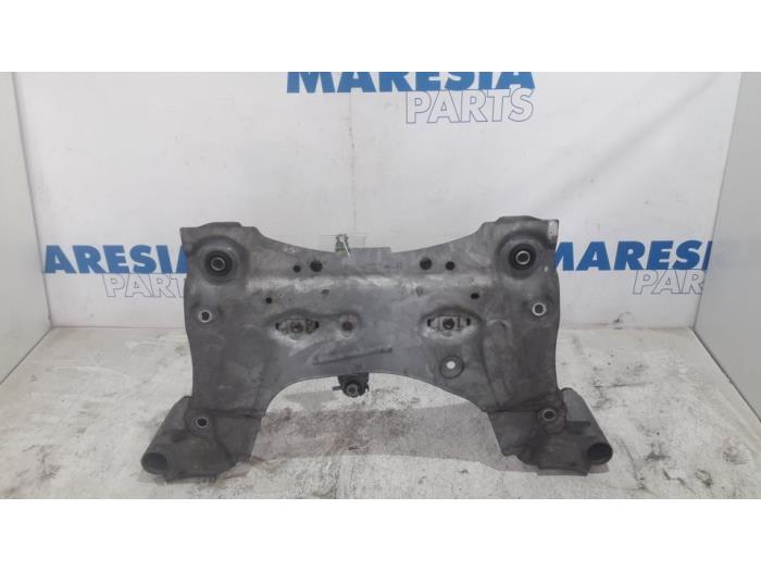 Subframe from a Renault Megane III Grandtour (KZ) 1.5 dCi 110 2016