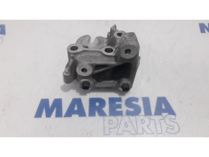 Used Engine mount Citroen Jumpy (G9) 2.0 HDiF 16V 125 Price € 60,50 Inclusive VAT offered by Maresia Parts