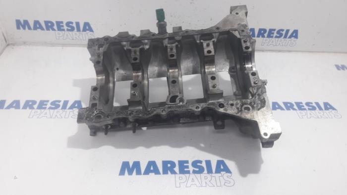Usagé Couvercle carter Peugeot 208 I (CA/CC/CK/CL) 1.4 HDi Prix € 75,00 Règlement à la marge proposé par Maresia Parts