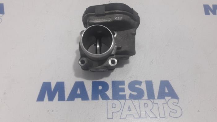 Throttle body from a Peugeot 208 I (CA/CC/CK/CL) 1.4 HDi 2013