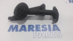 Used Oil suction pipe Peugeot 208 I (CA/CC/CK/CL) 1.4 HDi Price € 20,00 Margin scheme offered by Maresia Parts
