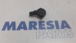 Używane Czujnik deszczu Citroen C4 Grand Picasso (3A) 1.6 BlueHDI 120 Cena € 65,00 Procedura marży oferowane przez Maresia Parts
