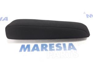 Used Armrest Citroen C4 Grand Picasso (3A) 1.6 BlueHDI 120 Price € 75,00 Margin scheme offered by Maresia Parts
