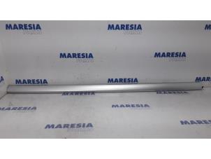 Used Roof rail, left Citroen C4 Grand Picasso (3A) 1.6 BlueHDI 120 Price € 75,00 Margin scheme offered by Maresia Parts