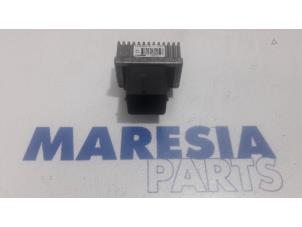 Used Glow plug relay Renault Megane III Grandtour (KZ) 1.5 dCi 110 Price € 25,00 Margin scheme offered by Maresia Parts