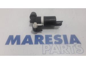 Used Windscreen washer pump Renault Megane III Grandtour (KZ) 1.5 dCi 110 Price € 20,00 Margin scheme offered by Maresia Parts