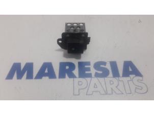 Used Cooling fan resistor Renault Megane III Grandtour (KZ) 1.5 dCi 110 Price € 20,00 Margin scheme offered by Maresia Parts