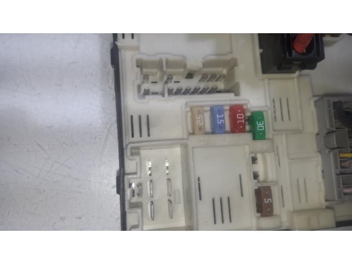 Fuse box from a Renault Megane III Grandtour (KZ) 1.5 dCi 110 2016
