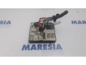 Used Fuse box Renault Megane III Grandtour (KZ) 1.5 dCi 110 Price € 105,00 Margin scheme offered by Maresia Parts