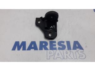 Used Support (miscellaneous) Renault Espace (RFCJ) 1.6 Tce 200 EDC Price € 20,00 Margin scheme offered by Maresia Parts