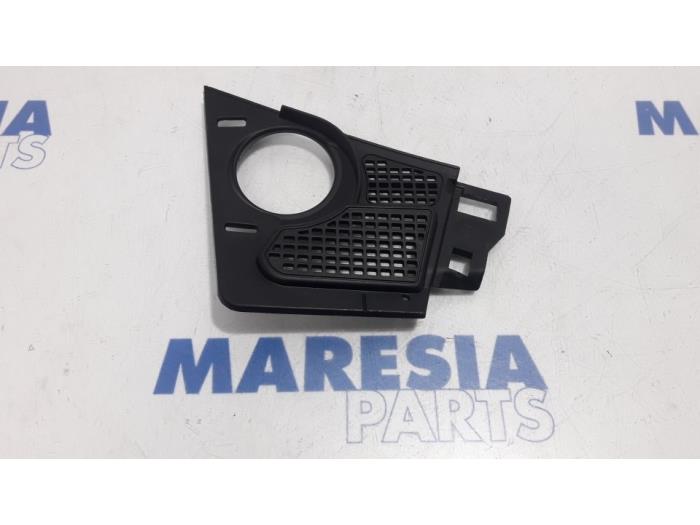 Gebrauchte Abdeckplatte sonstige Renault Espace (RFCJ) 1.6 Tce 200 Preis € 25,00 Margenregelung angeboten von Maresia Parts