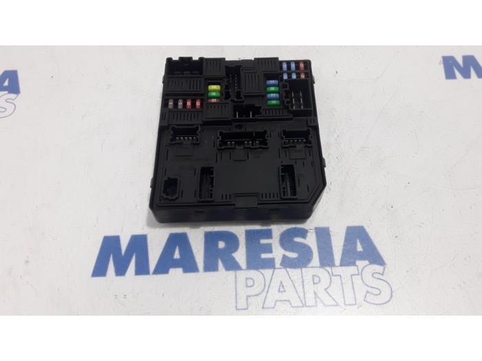 Fuse box Renault Espace 1.6 Tce 200 EDC 252361855R BOURBON