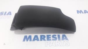 Used Armrest Renault Megane III Grandtour (KZ) 1.5 dCi 110 Price € 50,00 Margin scheme offered by Maresia Parts