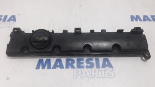 Used Rocker cover Peugeot 206 CC (2D) 2.0 16V Price € 25,00 Margin scheme offered by Maresia Parts