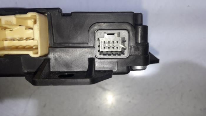 Central door locking module Opel Vivaro 1.6 CDTI BiTurbo 120 ...