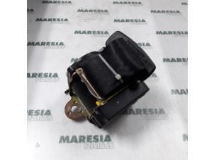 Używane Pas bezpieczenstwa prawy tyl Alfa Romeo 156 (932) 2.0 JTS 16V Cena € 25,00 Procedura marży oferowane przez Maresia Parts