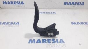 Used Throttle pedal position sensor Renault Espace (RFCJ) 1.6 Tce 200 EDC Price € 35,00 Margin scheme offered by Maresia Parts