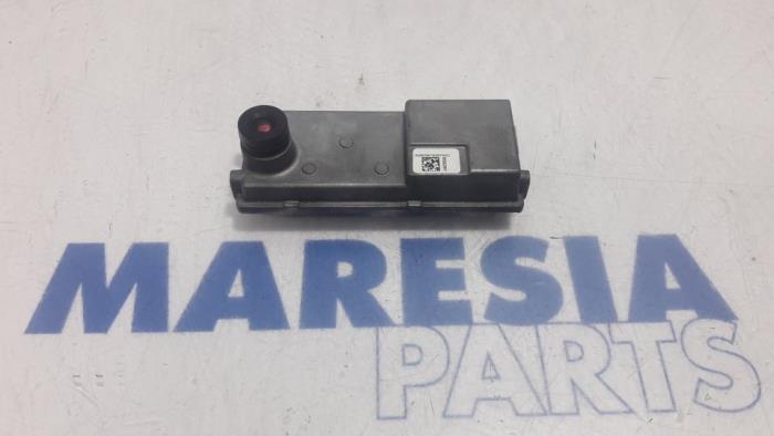 Begagnade Backkamera Renault Espace (RFCJ) 1.6 Tce 200 Pris € 199,50 Marginaltabell erbjuds av Maresia Parts