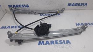 Used Window mechanism 4-door, front right Renault Espace (RFCJ) 1.6 Tce 200 EDC Price € 157,50 Margin scheme offered by Maresia Parts