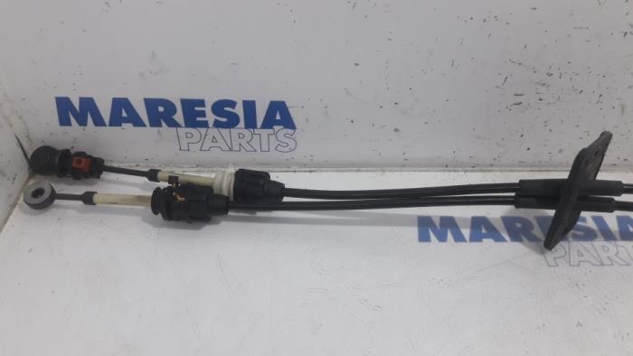 Cable de mando de caja de cambios de un Opel Vivaro 1.6 CDTI BiTurbo 120 2015