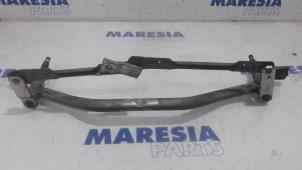 Used Wiper mechanism Opel Vivaro 1.6 CDTI BiTurbo 120 Price € 72,60 Inclusive VAT offered by Maresia Parts