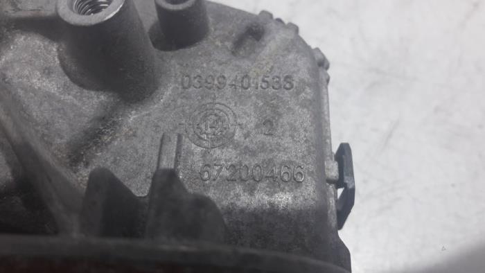 Silnik wycieraczek przednich z Opel Vivaro 1.6 CDTI BiTurbo 120 2015