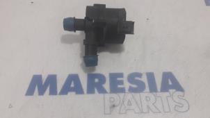 Usagé Pompe à eau Opel Vivaro 1.6 CDTI BiTurbo 120 Prix € 90,75 Prix TTC proposé par Maresia Parts