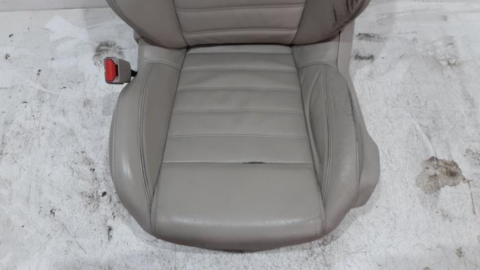 Fotel lewy z Peugeot 508 (8D) 2.0 Hybrid4 16V 2014