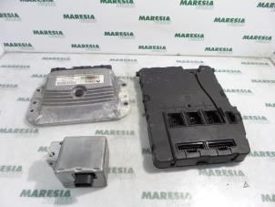 Used Engine management computer Renault Grand Scénic II (JM) 1.6 16V Price € 225,75 Margin scheme offered by Maresia Parts