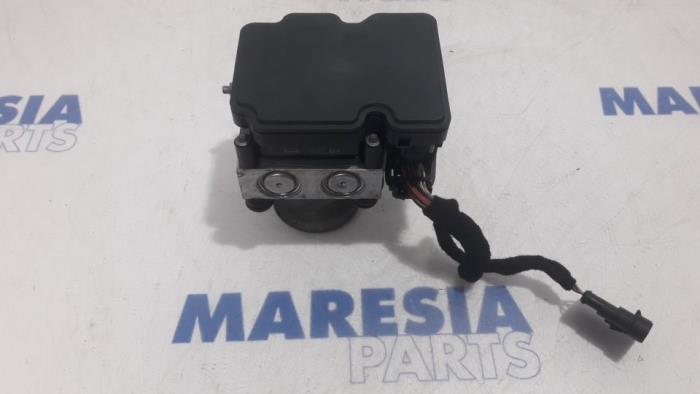 Begagnade ABS-pump Citroen Jumper (U9) 2.2 HDi 110 Pris € 361,79 Inklusive moms erbjuds av Maresia Parts