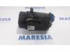 Air conditioning pump from a Opel Movano 2.3 CDTi 16V FWD 2010