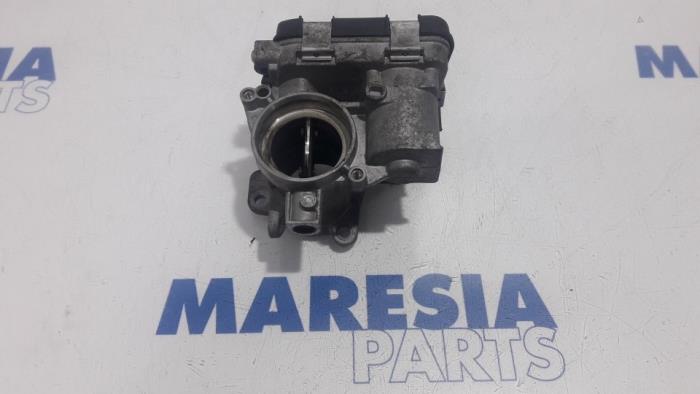 Usagé Boitier papillon Opel Combo 1.3 CDTI 16V Prix € 42,35 Prix TTC proposé par Maresia Parts