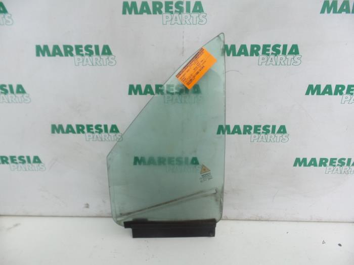 Usados Ventanilla triangular izquierda delante Renault Megane (EA) 1.6 16V Sport Precio € 35,00 Norma de margen ofrecido por Maresia Parts