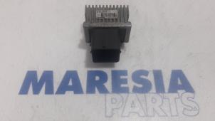 Used Glow plug relay Peugeot 508 (8D) 2.0 Hybrid4 16V Price € 30,00 Margin scheme offered by Maresia Parts