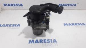 Used Power steering pump Peugeot 508 (8D) 2.0 Hybrid4 16V Price € 288,75 Margin scheme offered by Maresia Parts