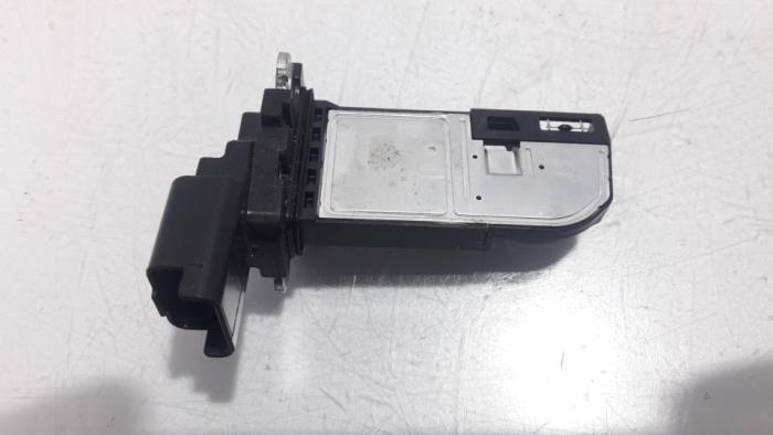 Airflow meter from a Peugeot 2008 (CU) 1.5 BlueHDi 100 2019