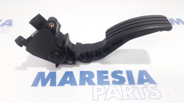 Begagnade Gaspedalsensor Renault Megane III Grandtour (KZ) 1.5 dCi 90 Pris € 45,00 Marginaltabell erbjuds av Maresia Parts