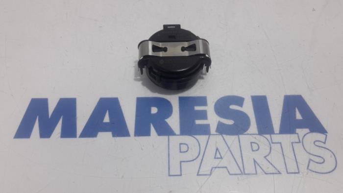 Begagnade Regnsensor Renault Megane III Grandtour (KZ) 1.5 dCi 90 Pris € 15,00 Marginaltabell erbjuds av Maresia Parts